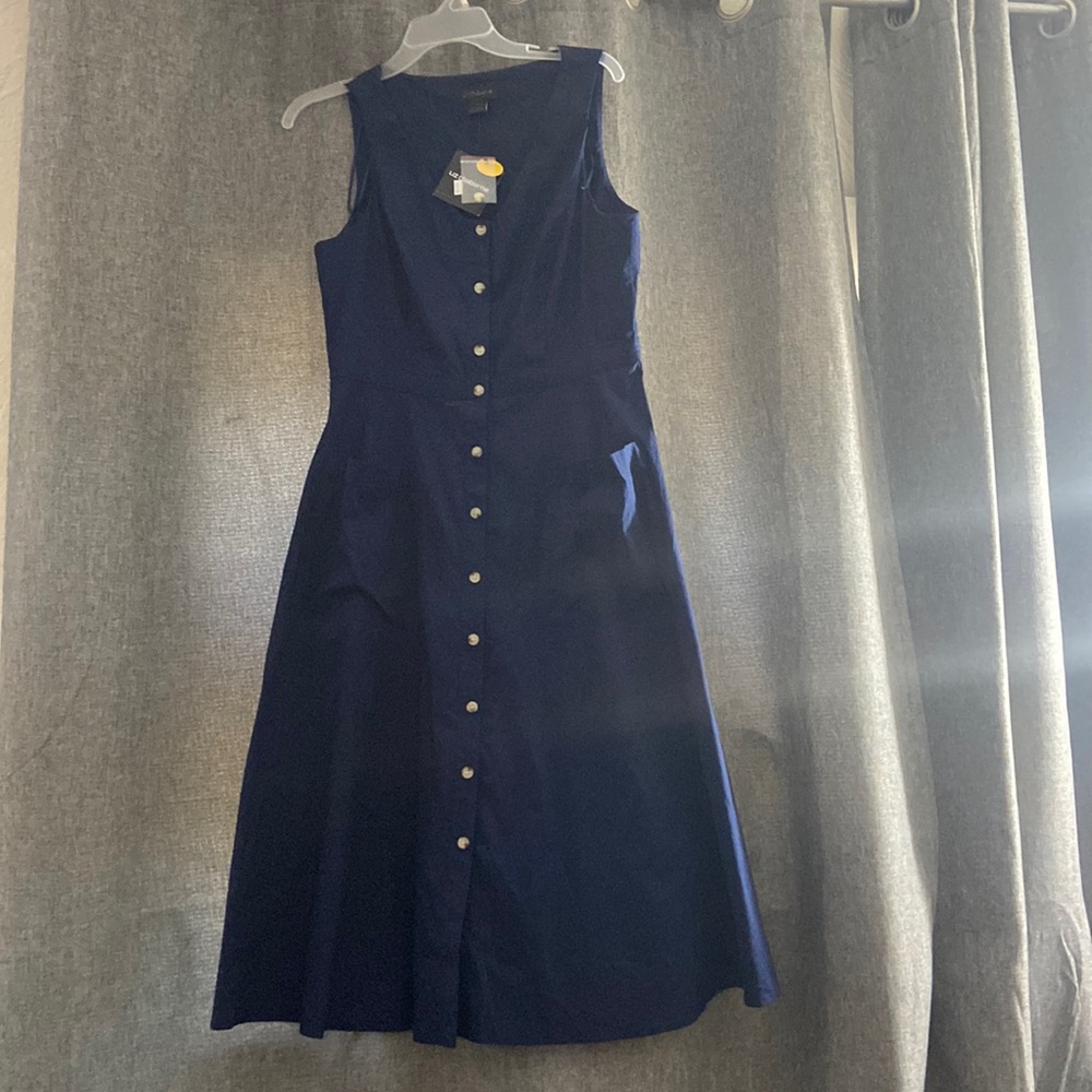 Brand new button down Liz Claiborne dress w/ pockets! Dark blue sleeveless!